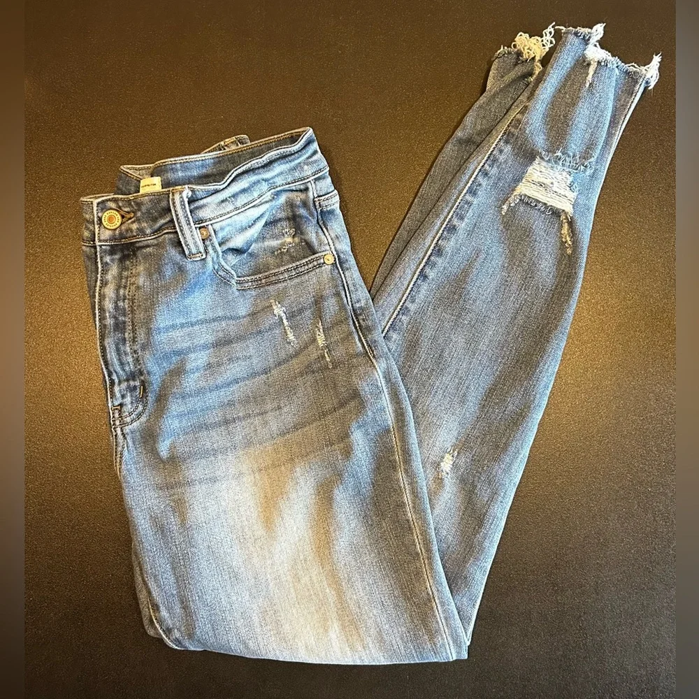 Women’s Kancan Distressed Jeans - Picture 2 of 6